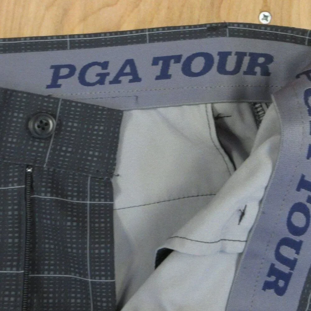 PGA TOUR Golf Performance Stretch Bermuda Shorts Men's Size 36 (35)‎ Black Plaid